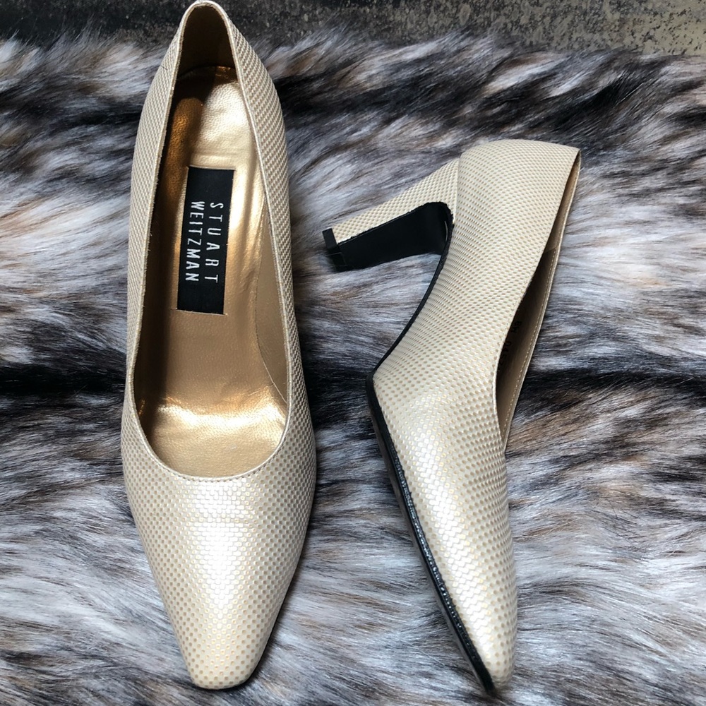 Stuart Weitzman Ossarah Vintage Pumps